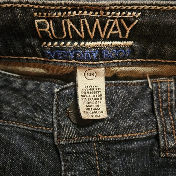 Refuge Runway Everyday Boot Cut Vintage Wash Jeans (NWOT) - Picture 9 of 10